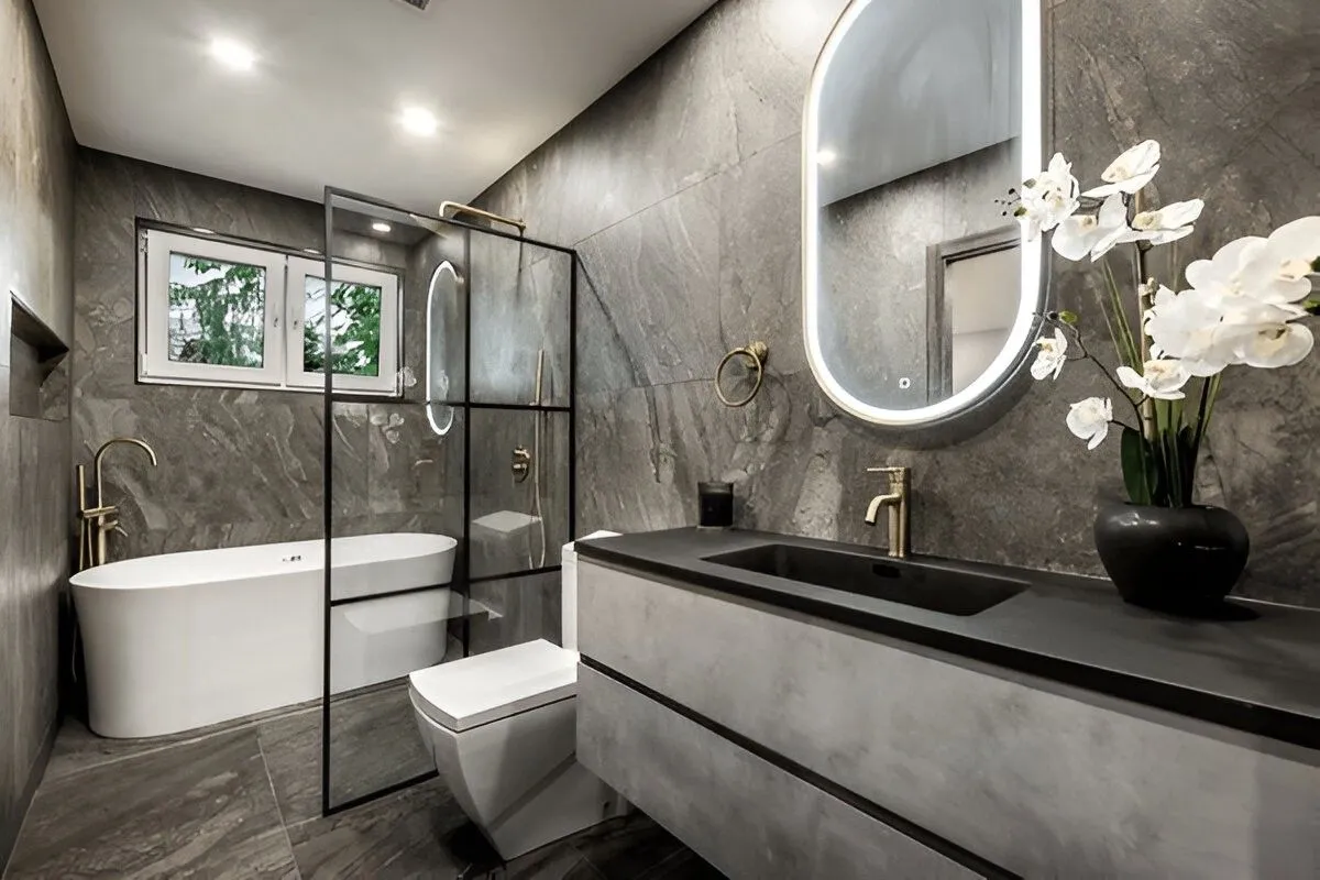 Common Bathroom Remodeling Mistakes and How Contractors Avoid Them