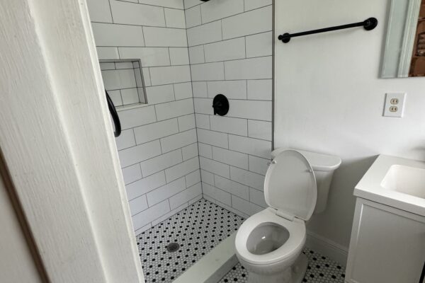 Oviedo Bathroom Remodel: Why Homeowners Are Ditching Tubs